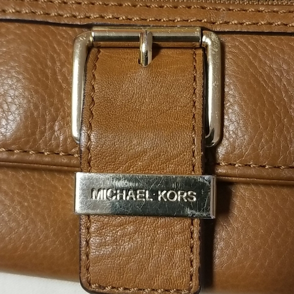 Michael Kors Wallet - Picture 2 of 11